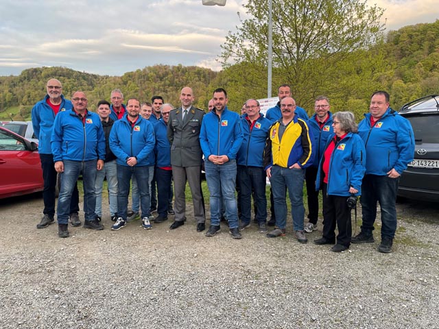 Der Chef der Armee, Thomas Süssli, unter den Kaister Schützinnen und Schützen. Foto: zVg