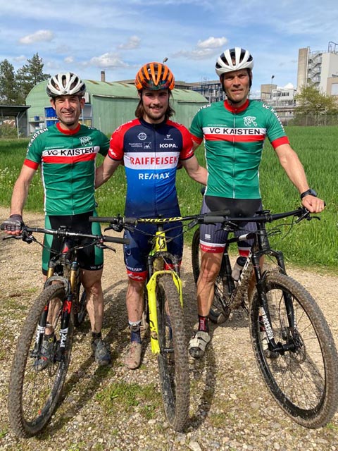 Die Erstplatzierten beim Bikerennen v.l. Marcel Herzog (2.), Tim Brutschi (1.), René Emmenegger (3.). Foto: zVg