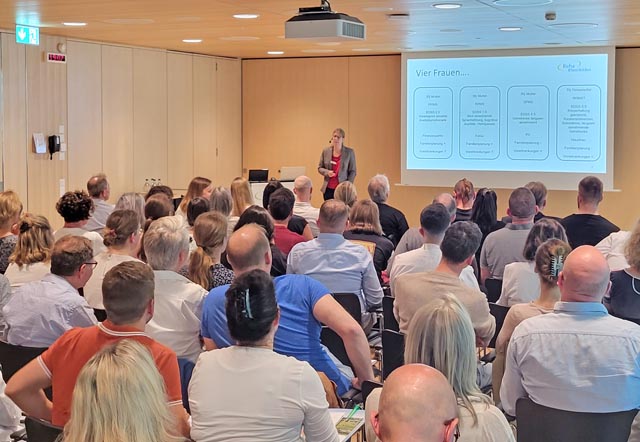 Aufmerksame Zuhörerschaft an der Fortbildung in der Reha Rheinfelden. Foto: zVg