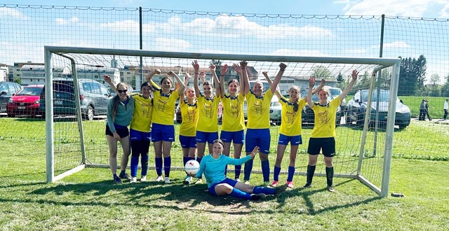 Die Mädchen und die Jungs der Oberstufe Frick durften den Aargauer Meitertitel bejubeln. Foto: zVg