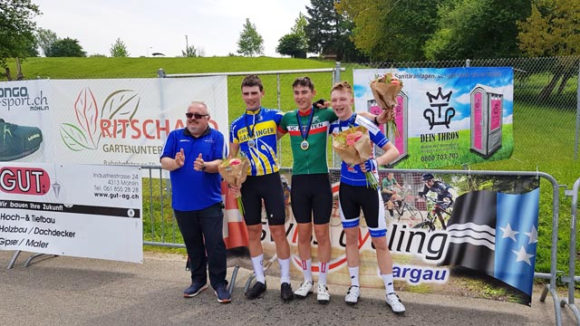 Lars Emmenegger (Mitte) wurde Aargauer Meister bei der U17. Foto: Tony Müller