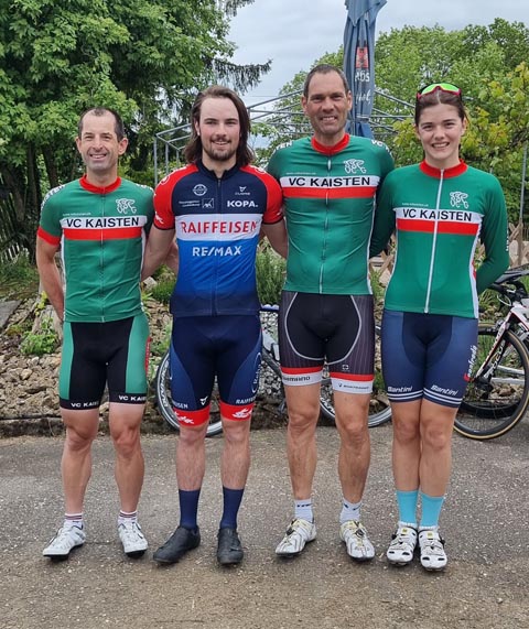 Das Podium und die erste Dame (v.l.): Marcel Herzog, Tim Brutschi, René Emmenegger, Laura Emmenegger. Foto: zVg