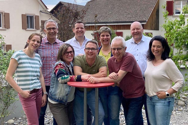 Das OK: Claudia Bürgi-Jülle, Patrick Freivogel, Katja Widrig, Valentin Sacher, Andreas Schätti, Samantha Freivogel, Dieter John, Dirk Meiwes, Anita Baumann; es fehlt Gina Pelosi. Foto: zVg