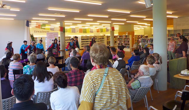 Kulturelle Begegnungen in der Stadtbibliothek. Foto: zVg
