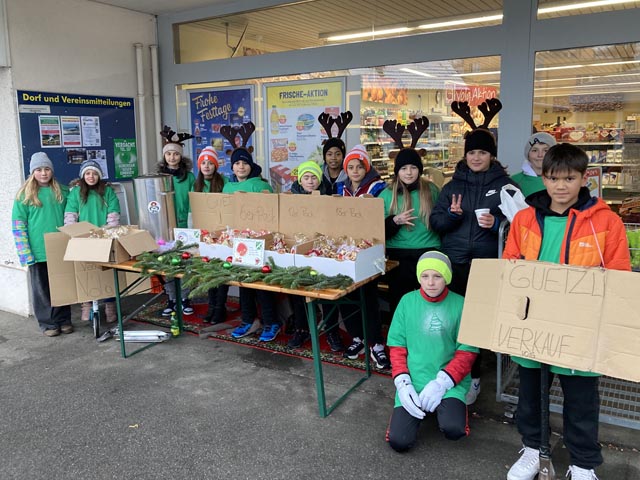 Verkaufaktion vor dem Volg. Foto: zVg