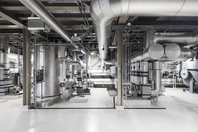 So sieht die Heisswasserzentrale von innen aus. Foto: © KVA Buchs