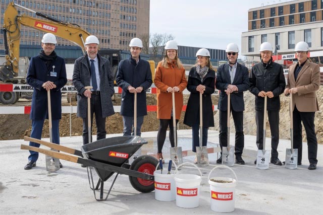 Vertreter des KSB und der ETH Zürich anlässlich der Grundsteinlegung für das Partnerhaus II im März 2022. Foto: zVg