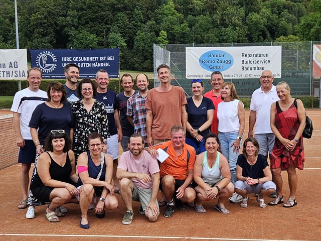 Die Finalistinnen und Finalisten der vom TC Laufenburg ausgetragenen Fricktaler Seniorenmeisterschaft (FSM). Foto: zVg