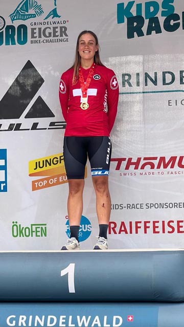 Verdiente Goldmedaille für Irina Lützelschwab. Foto: zVg
