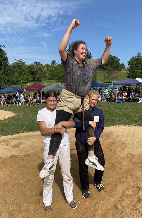 Die strahlende Schlussgang- und Tagessiegerin Blanca Keller aus Basadingen. Foto: Toni Widmer