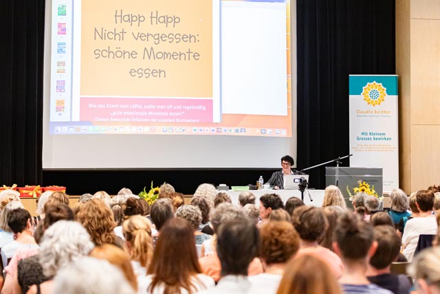 Das Interesse an der Marte-Meo-Fachtagung mit Maria Aarts war gross. Foto: Brigitte Keller