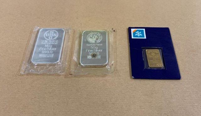 Sichergestellte Silber- und Goldbarren. Foto: bazg