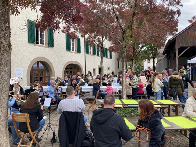 images/stories/Redaktion/2023/10/23_43_herbstmarkt2.jpg#joomlaImage://local-images/stories/Redaktion/2023/10/23_43_herbstmarkt2.jpg?width=640&height=480