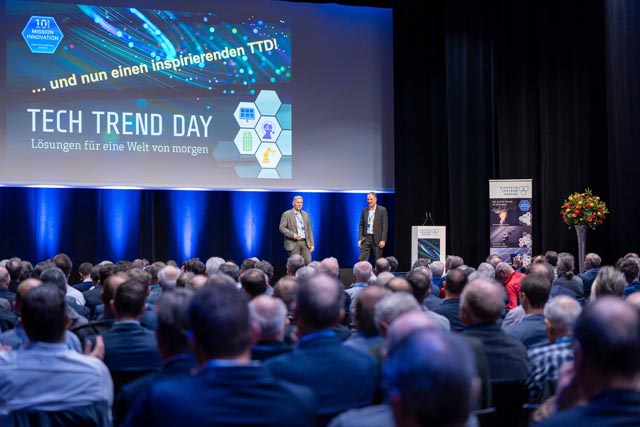 Über 300 Gäste im Campussaal Brugg-Windisch liessen sich über die neusten Technologielösungen informieren. Foto: zVg