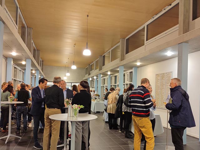 Ärztinnen und Ärzte tauschten sich aus an der Abendfortbildung „Voneinander lernen: Hausärzte &amp; Fachärzte im Dialog“. Foto: Reha Rheinfelden