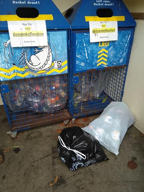 Plastikabfälle illegal entsorgt. Foto: zVg