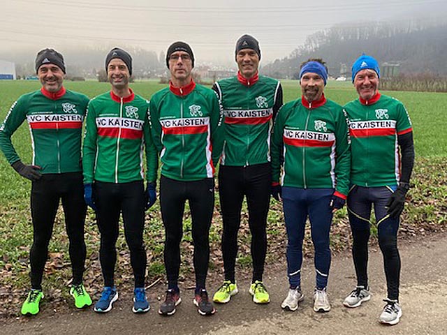 Zufriedene VCK-Läufer nach dem Waldlauf im Ziel. Foto: zVg