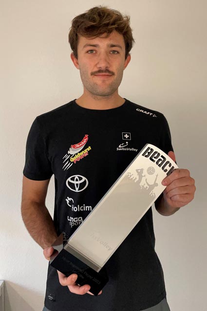 Der junge Beachvolleyballer Leo Dillier erhielt für seine Leistungen einen Award. Foto: Susann Dillier