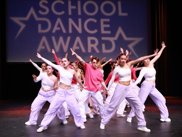 Die Sieger der Sekundarstufe II: MIX OF 54 der Kantonsschule Baden. Foto: Donovan Wyrsch / Kanton Aargau