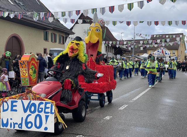 Am Fasnachtsumzug in Möhin wurden einige Jubiläen gefeiert. Foto: Lilia Staiger