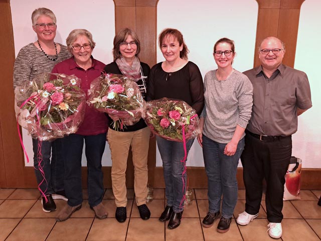 Von links: Judith Treier, Lisbeth Treier, Priska Herzog, Doris Erdin, Barbara Dubuis, Sandro Quaresima. Foto: Barbara Schmid