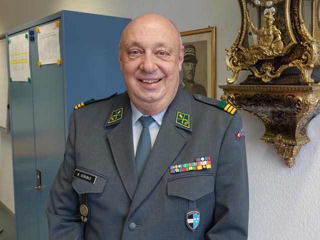 Oberst Rolf Stäuble in seinem Büro in Aarau. Er wird Ende März 2024 nach fast vierzigjährigem erfolgreichem Wirken für den Kanton Aargau pensioniert. Foto: Peter Schütz