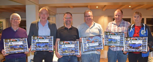 Auch die Vertreter der weiteren Vereine des Bezirksschützenverbandes nahmen zum Abschluss des «Kantonalen» in Muri ein Souvenir und einen «Batzen» entgegen. Foto: wr