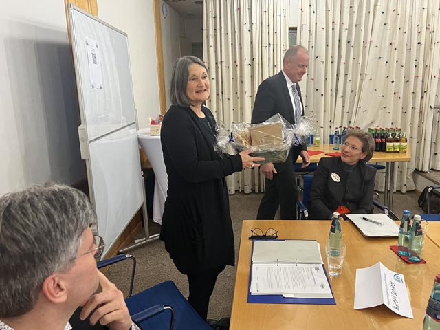 erabschiedung von Regierungspräsidentin Bärbel Schäfer; Bildmitte: Regierungsrat Stephan Attiger. Foto: zVg