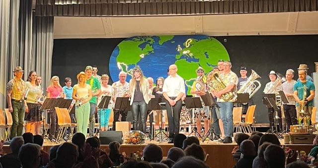 Die MG Herznach-Ueken entführte ihr Publikum in die Welt der Musik. Foto: zVg 