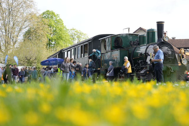 Bei der Ankunft am Bahnhof in Rheinfelden gelangt man mit der historischen Dampflokomotive direkt aufs Brauereiareal. Foto: zVg