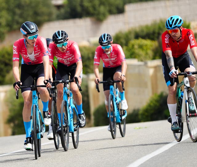 Letzte Etappe;, die Favoriten bewachen sich. Foto: zVg