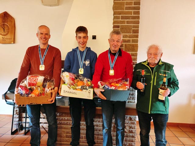 Bild (von links): Sefan Jäggi, 2. Rang; Luca Moser, 1. Rang; Kuno Rohner, 3. Rang; Kurt Andres, 4. Rang. Foto: zVg