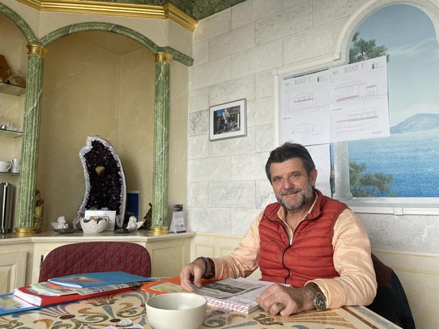 Lädt noch einmal als OK-Präsident zu «Schule trifft Wirtschaft» ein : Alfons P. Kaufmann. Foto: Lilia Staiger