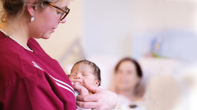Die Beleghebammen geleitete Geburt. Diese spezialisierte Betreuungsform setzt den Fokus auf eine persönliche und ganzheitliche Geburtsbegleitung ohne ärztliche Beteiligung. Foto: zVg