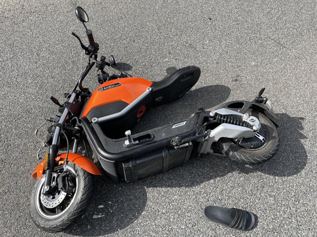 Othmarsingen: Elektroroller-Lenker bei Selbstunfall schwer verletzt 