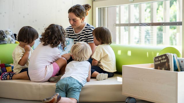 n den neuen Räumlichkeiten auf dem PSI-Campus lässt es sich gut Toben –  und gemeinsam Bücher anschauen. © Paul Scherrer Institut PSI/Mahir Dzambegovic