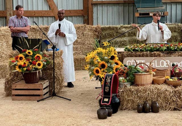 Das Predigerteam mit Marc Brodbeck, Godwin Ukatu und Hannah Audebert Bild Fritz Imhof