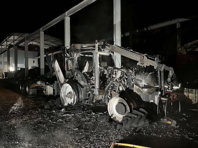 Laufen: Fahrzeugbrand erfordert Feuerwehreinsatz