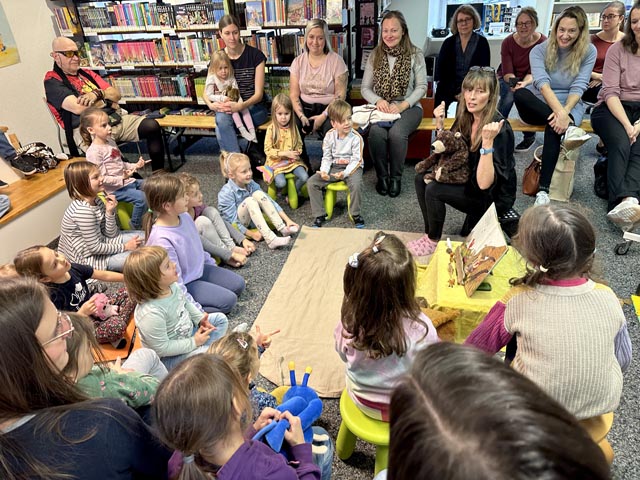Das gesamtschweizerischen Projekt «Buchstart» mit dem Folgeprojekt «Geschichten 3 bis 6» dient der Frühsprachförderung und war äusserst gut besucht. Foto: zVg