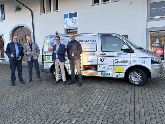 Von links: Thomas Engeli (Kinderspitex), Andreas Rothacher (Lions Club Fricktal), Thomas Waldmeier (Lions Club Fricktal), Daniel Deck (Kinderspitex). Foto: zVg