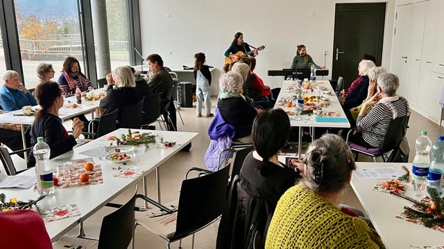 Strahlende Gesichter am Weihnachtskafi-Treff. Foto: zVg