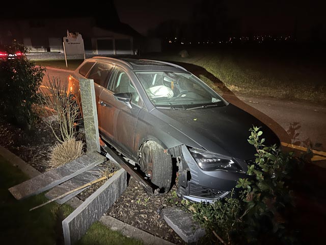 Tägerig: Betrunken in Gartenmauer geprallt (Zeugenaufruf)