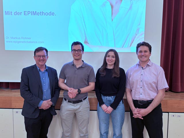 Von links: Dr. Markus Rohner (Referent), Nathan Moosheer (Apotheker), Monika Keller (Apothekerin) und Michael Tscheulin (Apotheker). Foto: zVg