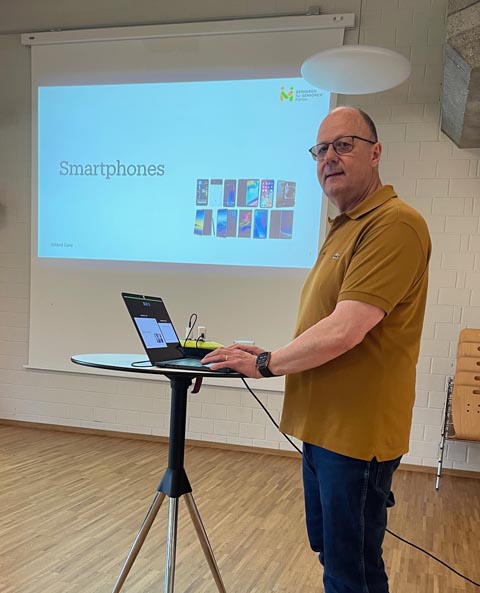 Praxisnahe Einführung durch SfS-Aktivmitglied Roland Cunz im Pfarreizentrum Schallen. Foto: zVg