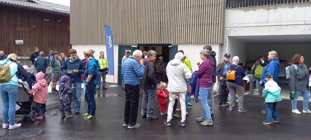 Besichtigung der neuen Wärmezentrale. Foto: zVg