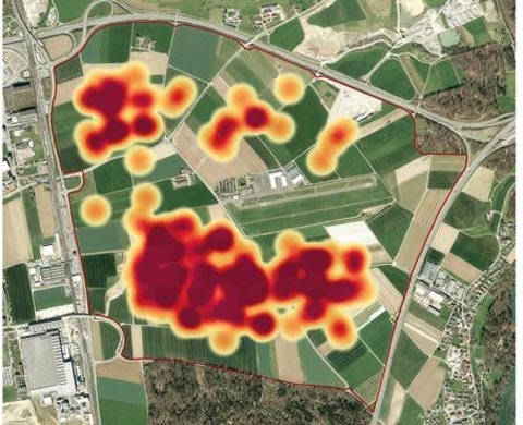  Zwischen 2020 und 2024 wurden im gesamten Birrfeld Brutreviere der Feldlerche festgestellt, wie die Karte zeigt. Bild: Pro Natura