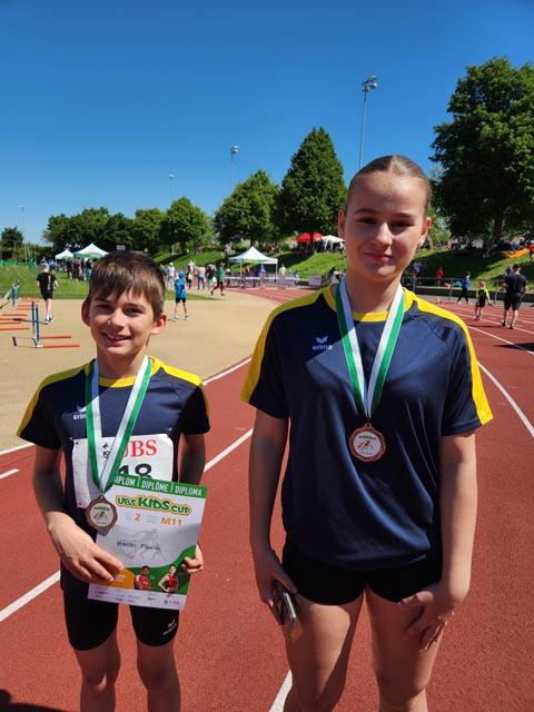 Flurin Hasler, Rang 2, und Elin Isch, Rang 3. Foto: René Isch