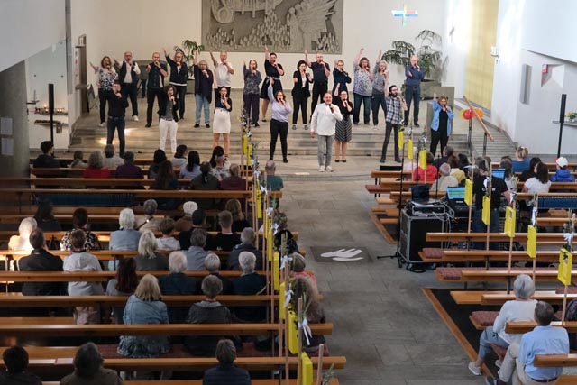  Mundartpop mit Dani Kalt und Chor. Foto: zVg