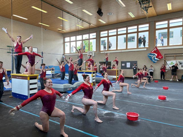 Die Turnfamilie Sulz am Reck. Foto: zVg