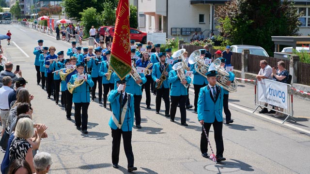 Die MGC Wegenstetten mit ihren Jungmusikant*innen am kantonalen Musikfest in Sursee. Foto: zVg
